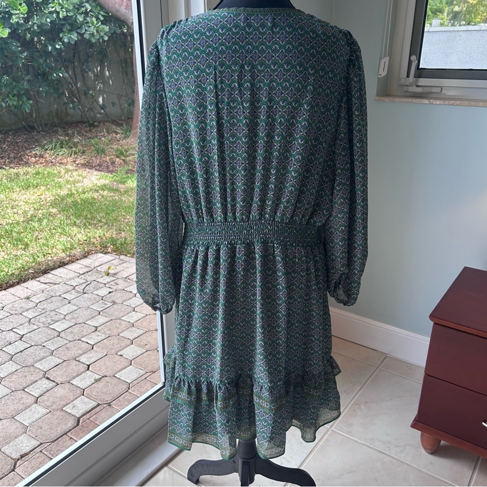 Max Studio Green Printed V-Neck Long Sleeve Mini Dress - Picture 5 of 8